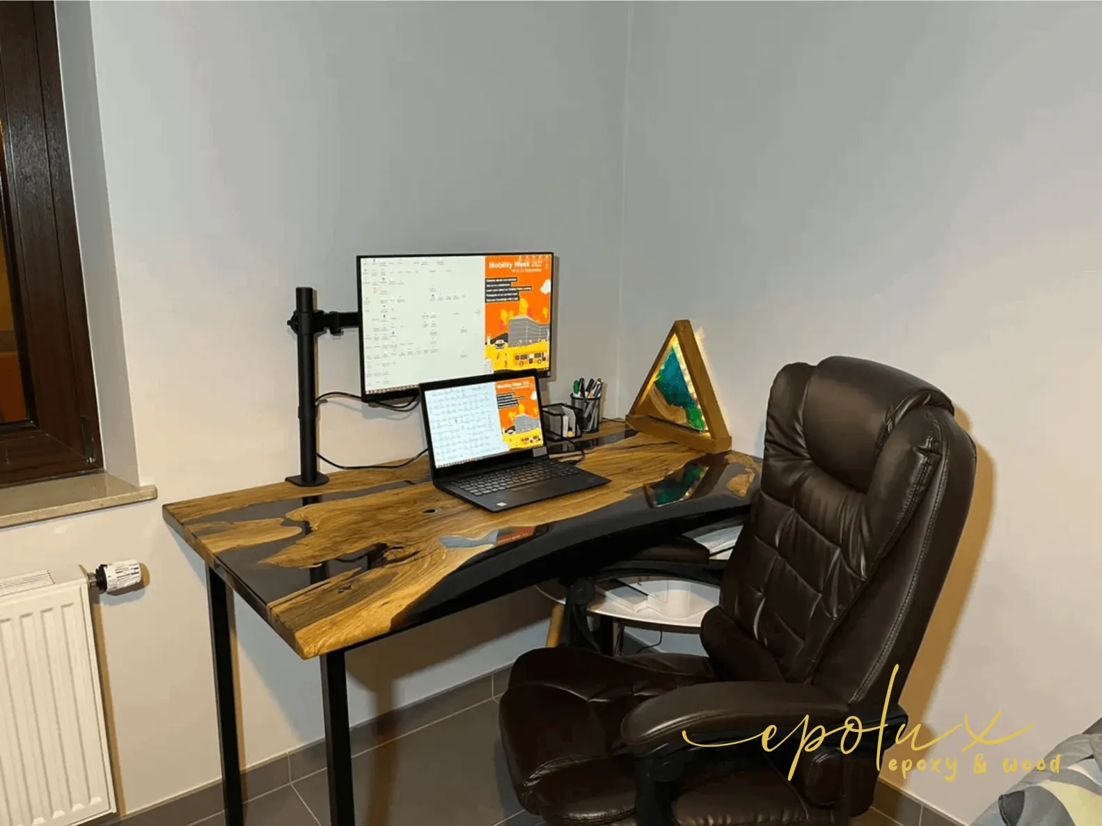 Epoxy table manufacturing process - wood preparation and epoxy pouring